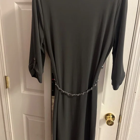 Grey dress - Picture 3 of 4